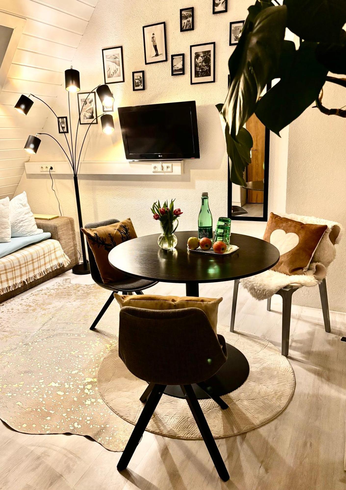 Lechtaler Alpenblick Landeck - Privatzimmer & Ferienwohnung מראה חיצוני תמונה